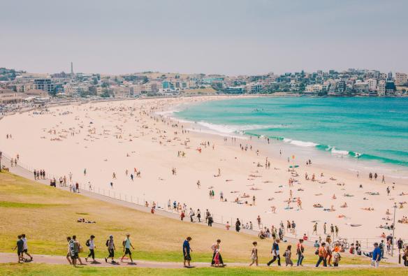 Vue de Bondi Beach, Bondi, Nouvelle-Galles du Sud © Tourism Australia