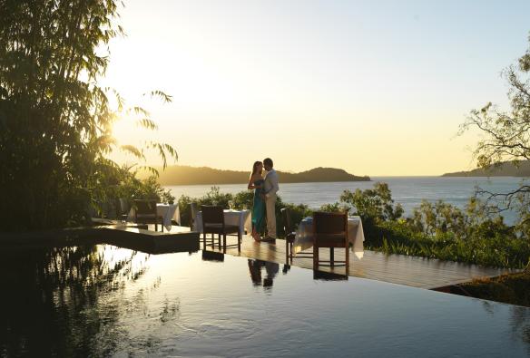 Dîner au coucher du soleil à qualia, Hamilton Island, QLD © Luxury Lodges of Australia