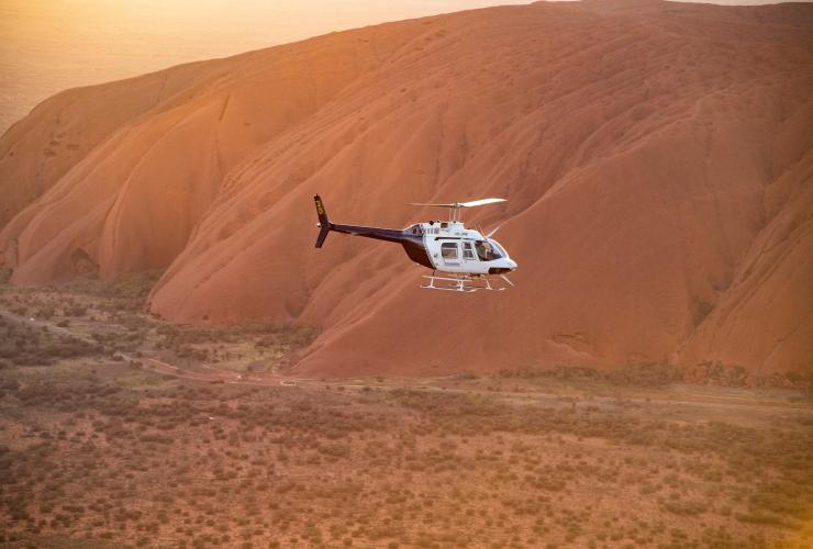 Uluru, Centre Rouge, NT © Tourism NT/Shaana McNaught