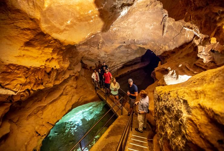 Jenolan Caves (grottes), Blue Mountains, NSW © Destination NSW