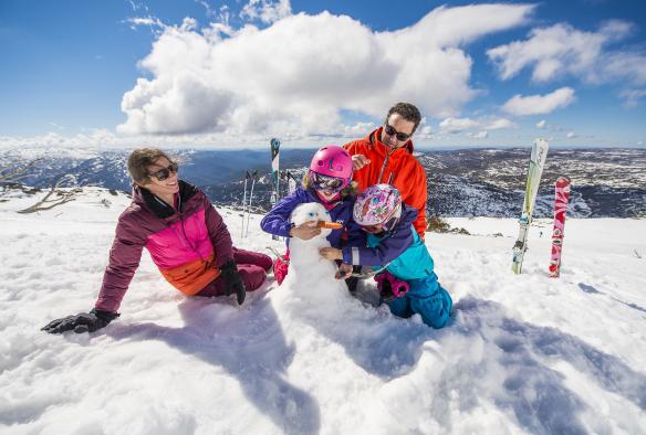 Perisher Ski Village, Snowy Mountains, NSW © Destination NSW