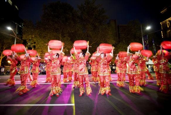 Sfilata al crepuscolo per il Capodanno cinese, Sydney, New South Wales © Hamilton Lund