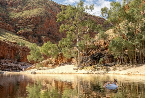 Ormiston Gorge, West MacDonnell National Park, Northern Territory © Ormiston Gorge, West MacDonnell National Park, Northern Territory © Tourism NT/Mark Fitzpatrick