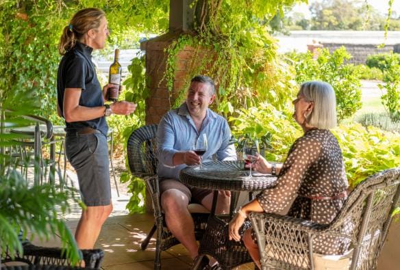 南オーストラリア州、バロッサ・バレー、エルダートン・ワインズ（バロッサ・テイスト・センセーションズ）© Tourism Australia