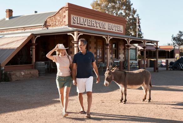 ニュー・サウス・ウェールズ州、シルバートン、シルバートン・ホテル © Destination NSW