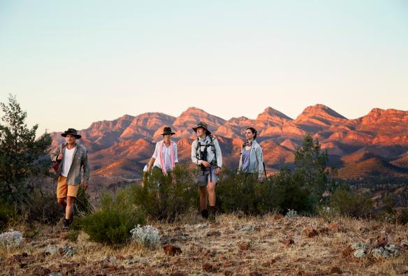 南オーストラリア州、フリンダース山脈、ルーガーズ・ヒル、アルカバ・ウォーク © Tourism Australia