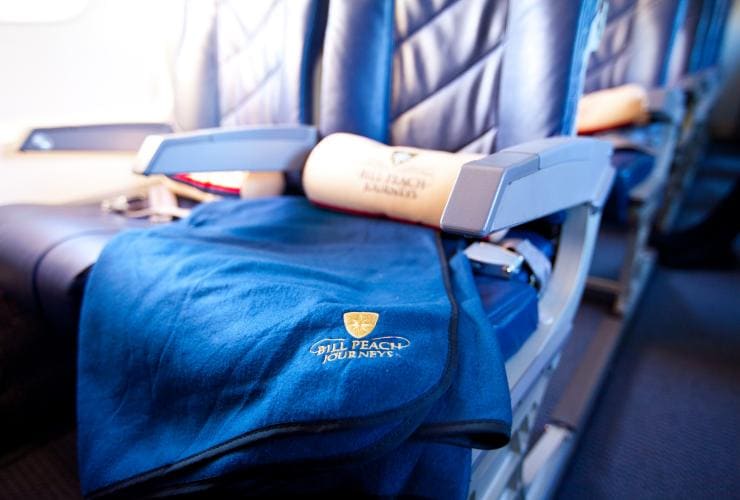 航空機のインテリア © Bill Peach Journeys