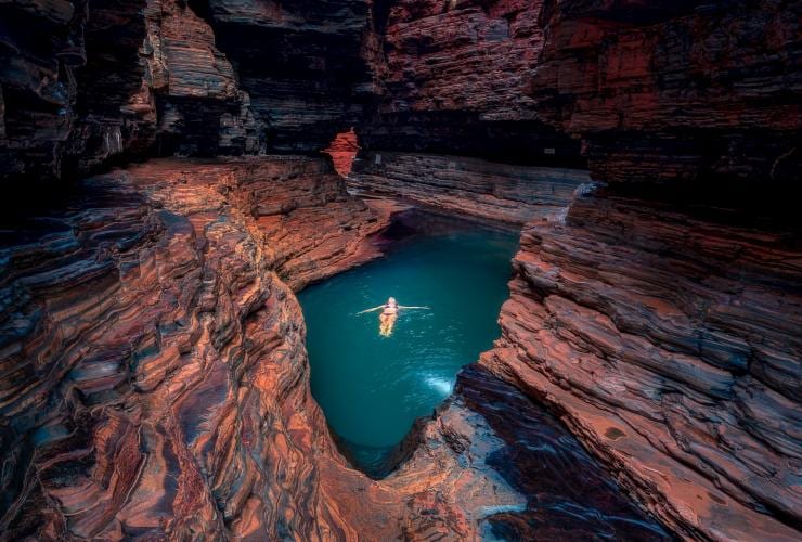 西オーストラリア州、カリジニ国立公園、カーミッツプール © Australia’s North West / CJ Maddock