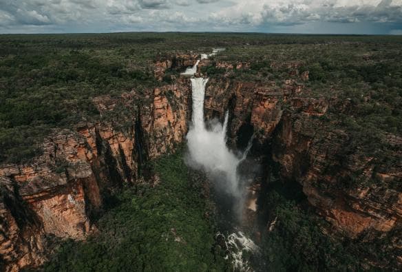 ノーザンテリトリー、カカドゥ、ジム・ジム・フォールズ © Tourism NT/Jarrad Seng