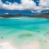 ウィットサンデー諸島、ヒル・インレット上空から望むホワイトヘブン・ビーチ © Tourism and Events Queensland
