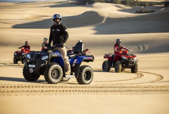 Sand Dune Adventures, Bãi biển Stockton, Port Stephens, Tiểu bang New South Wales © Sand Dune Adventures