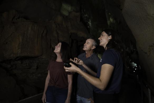 Nitmiluk Tours, Cutta Cutta Caves, near Katherine, Northern Territory © Tourism Australia