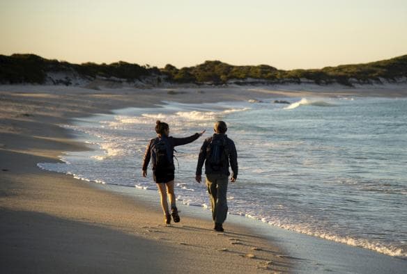 wukalina Walk, Bay of Fires, Tasmania © Tourism Australia