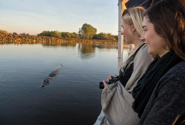 Yellow Water Cruises, Đầm lầy Yellow Water Billabong, NT © Tourism NT/Shaana McNaught