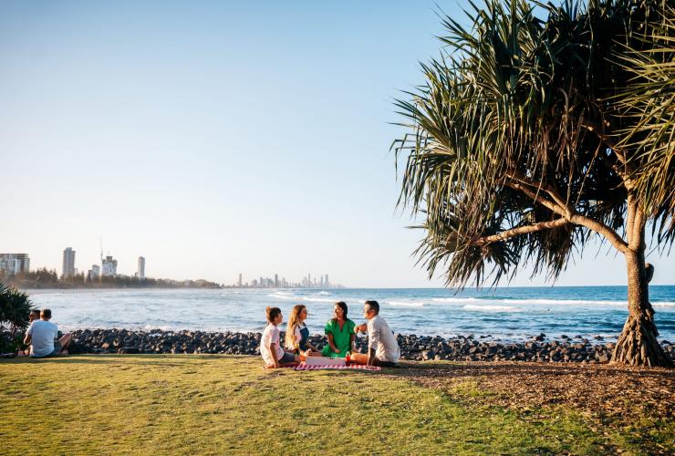Burleigh Hill, Burleigh Heads, Queensland © Tourism and Events Queensland