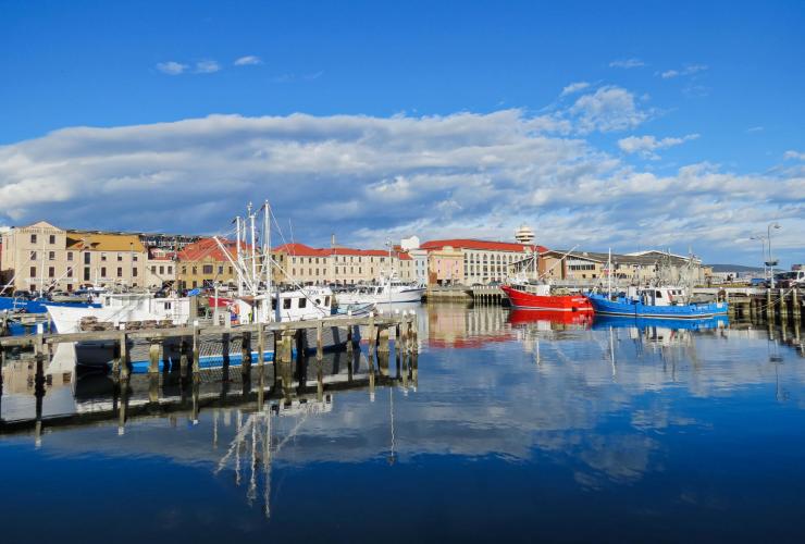 Looking towards The Henry Jones Art Hotel, Hobart, Tasmania © Tourism Tasmania/Katherine Leahy