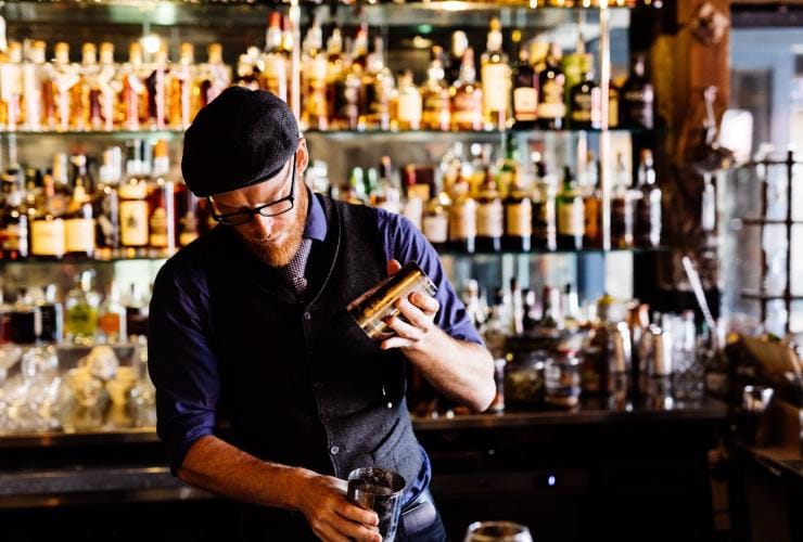 IXL Long Bar, The Henry Jones Art Hotel, Hobart, Tasmania © The Henry Jones Hotel/Adam Gibson