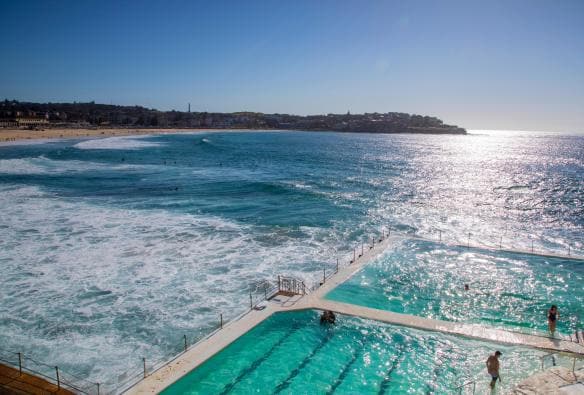 Bãi biển Bondi, Sydney, New South Wales © Destination NSW