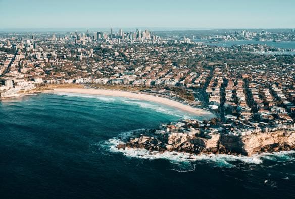 Bãi biển Bondi, Sydney, New South Wales © Destination NSW