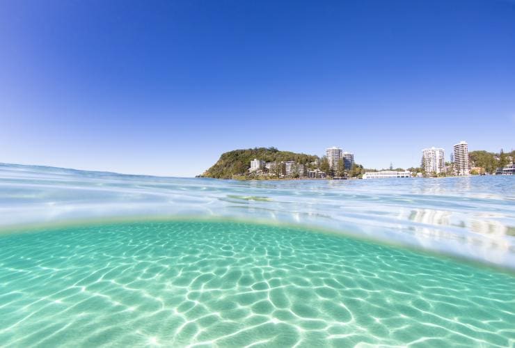 Burleigh Heads, Thành phố Gold Coast, Queensland © Tourism Australia