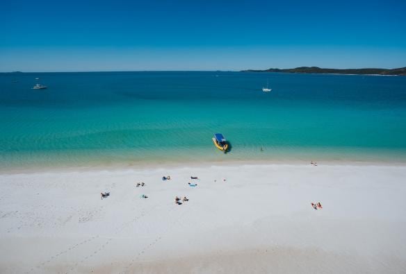 Rạn san hô Heli, Bãi biển Whitehaven, Queensland © Tourism Australia