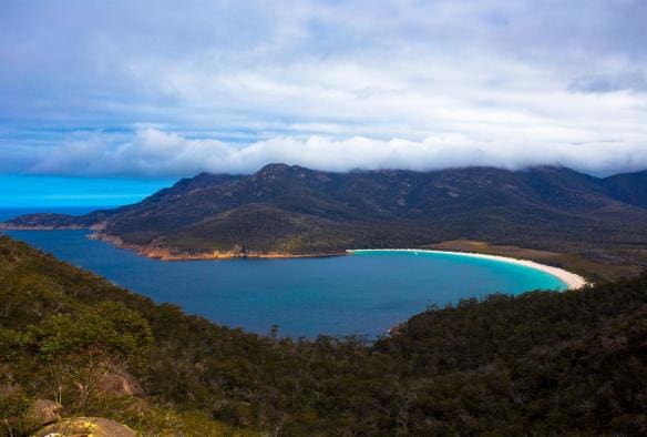 Vịnh Wineglass, Vườn quốc gia Freycinet, Tasmania © Tourism Australia