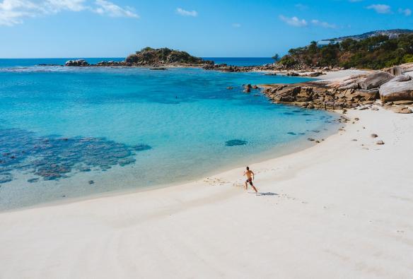 Sunset Beach, Lizard Island, Queensland © Tourism Australia