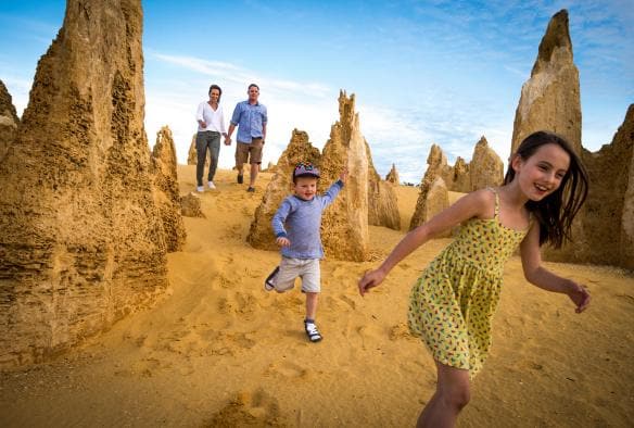 Quần thể đá vôi Pinnacles, Vườn quốc gia Nambung, Tiểu bang Tây Úc © KIRKLAND
