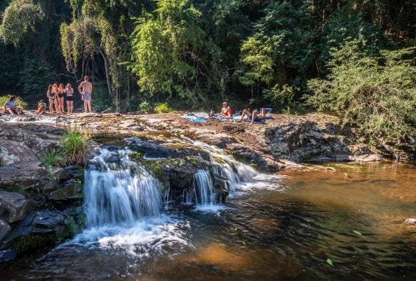 Thác Gardners, Vùng nội địa Sunshine Coast, Tiểu bang Queensland © Tourism and Events Queensland
