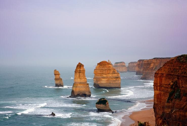 Twelve Apostles, Great Ocean Road, Victoria © Tourism Australia
