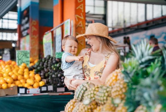 Rusty's Markets, Cairns, Queensland © Tourism and Events Queensland