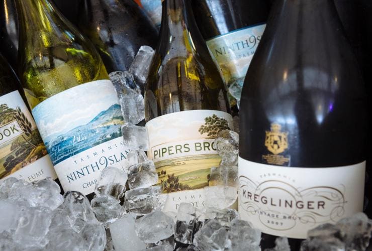 Tasmanian wines, Tasmania © Mitch Osborne