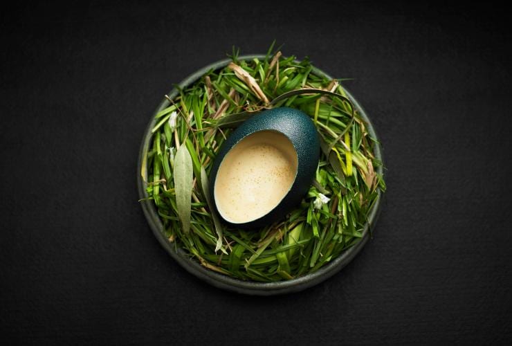 Whipped emu egg and sugarbag, Attica, Melbourne, Victoria © Colin Page/Attica
