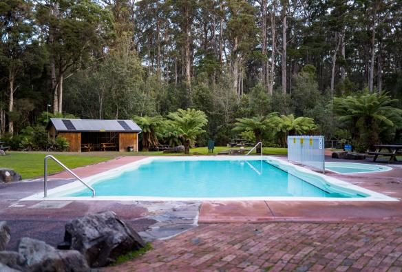 Suối nước nóng và Hang động Hastings, Thung lũng Huon, Tiểu bang Tasmania © Matt Osborne