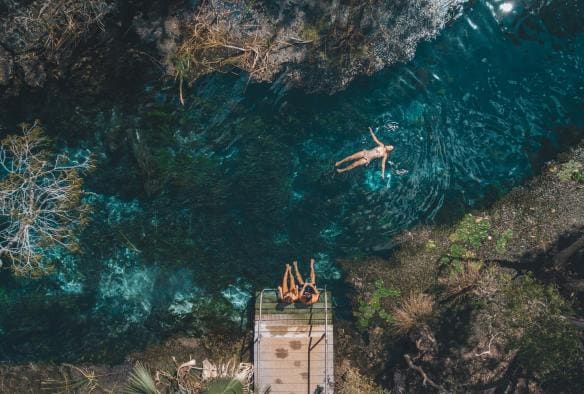 Hồ nước nóng Mataranka, Vườn quốc gia Elsey, Lãnh thổ phía Bắc © Tourism NT/Natalie Sum