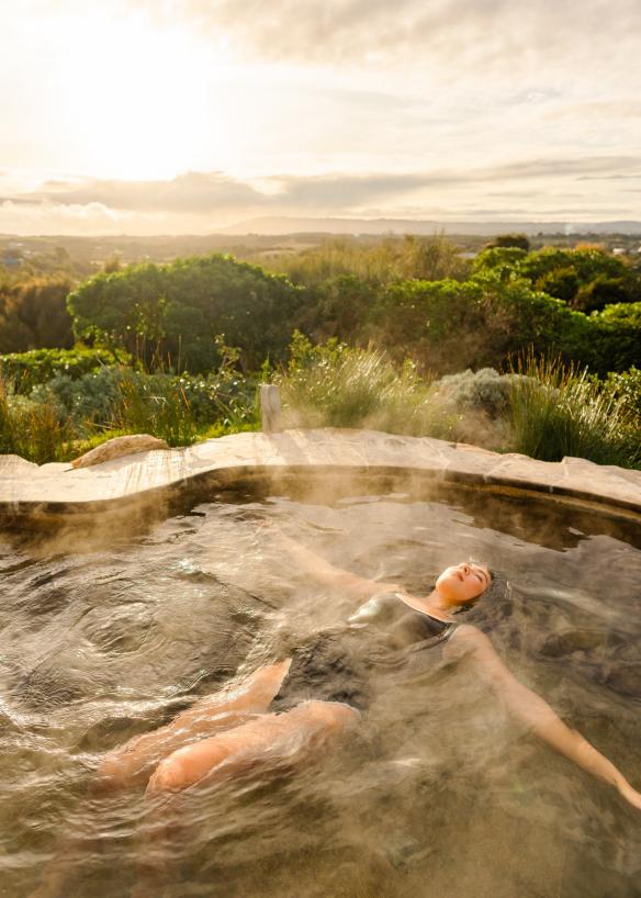 Suối nước nóng Peninsula Hot Springs, Bán đảo Mornington, Tiểu bang Victoria © Visit Victoria