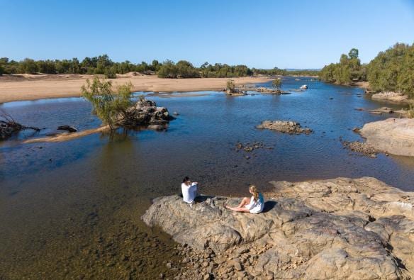 Suối nước nóng Talaroo Hot Springs, Cung đường Savannah Way, Tiểu bang Queensland © Tourism and Events Queensland