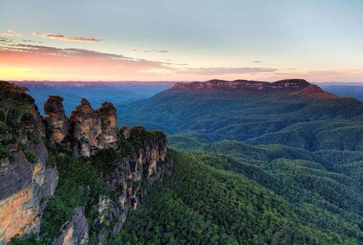 Bãi đá Ba Chị Em (Three Sisters), vùng núi Blue Mountains, NSW © Filippo Rivetti Photography
