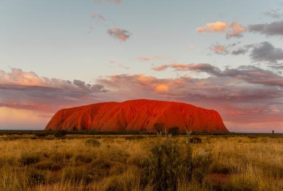 Uluru, Vườn quốc gia Uluru-Kata Tjuṯa, Lãnh thổ phía Bắc © Tourism NT/Bronte Stephens