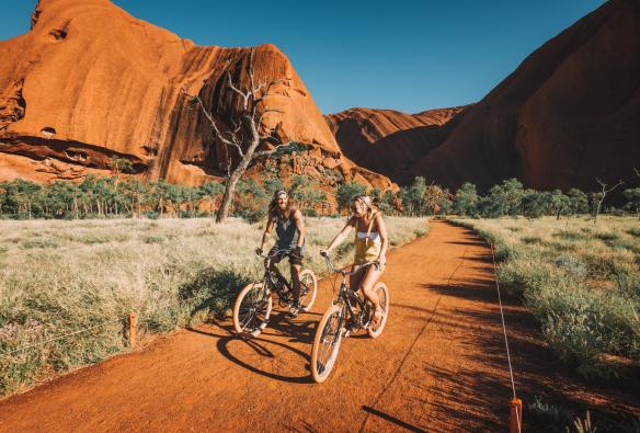 Uluru, Vườn quốc gia Uluru-Kata Tjuṯa, Lãnh thổ phía Bắc ©Tourism NT/Laura Bell