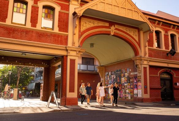Flamboyance Tours, Adelaide, South Australia © Tourism Australia