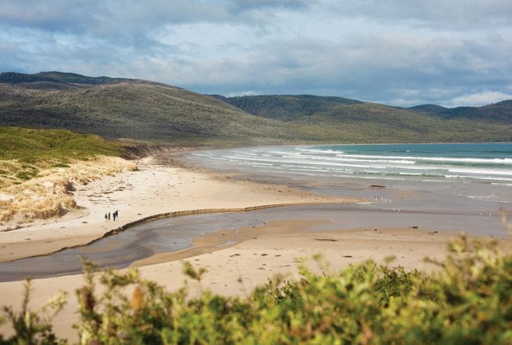 Bruny Island Long Weekend, Bruny Island, TAS © Tourism Tasmania