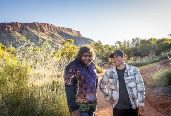 Guests enjoying a walk around the Alice Springs Desert Park, Alice Springs, Northern Territory © Tourism Australia 