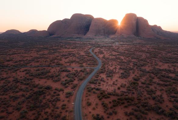 Kata Tjuta, Vườn quốc gia Uluru-Kata Tjuta, NT © Tourism NT/Lola Hubner