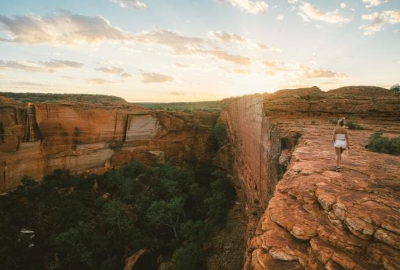 Hẻm núi Kings Canyon, Vườn quốc gia Watarrka, NT © Tourism NT/Mitchell Cox