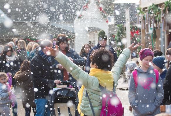 維多利亞州疏芬山（Sovereign Hill）的冬季燈光嘉年華（Winter Wonderlights Festival）©Chippy Rivera