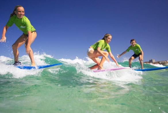 新南威爾士州邦迪的Let′s Go Surfing滑浪學校©澳洲旅遊局