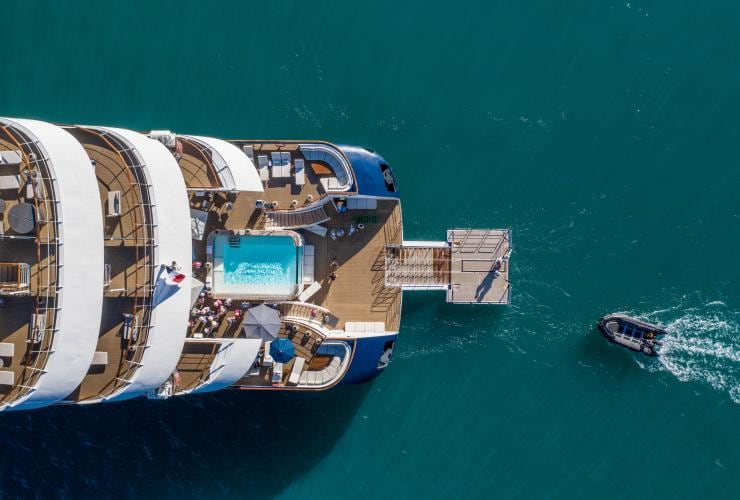 Le Lapérouse在西澳金伯利航行的高空景致©Nick Rains