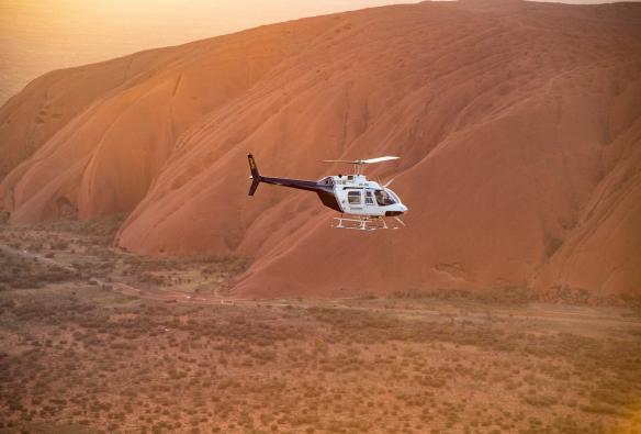 北領地（Northern Territory）紅土中心的烏魯魯©北領地旅遊局/Shaana McNaught