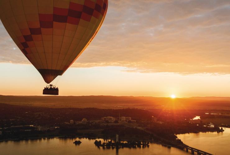 澳洲首都領地的坎培拉熱氣球嘉年華（Canberra Balloon Spectacular）©坎培拉旅遊局